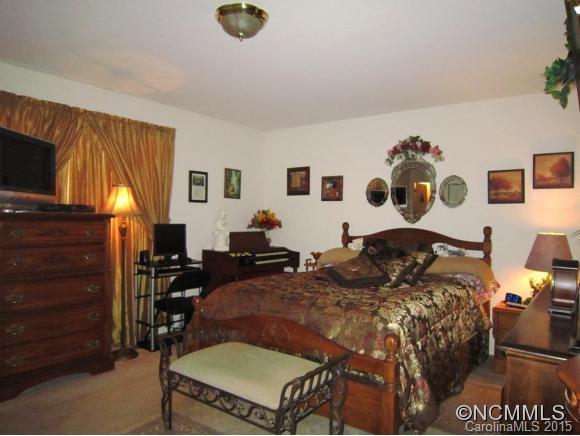 15 Caspian Way Asheville NC 28806