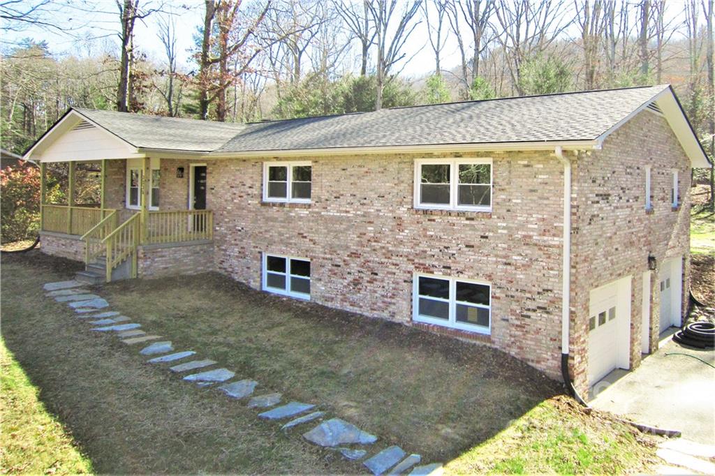3235 Debbie Drive Hendersonville NC 28791