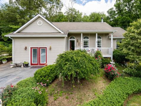 27 Little Knob Road Asheville NC 28803