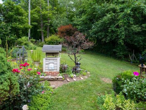 27 Little Knob Road Asheville NC 28803