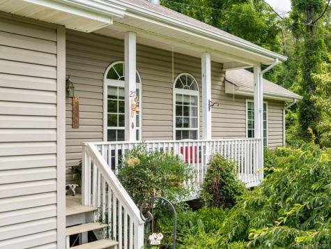 27 Little Knob Road Asheville NC 28803
