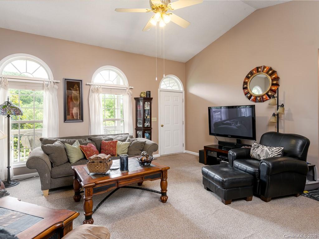 27 Little Knob Road Asheville NC 28803