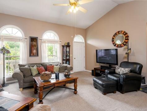 27 Little Knob Road Asheville NC 28803