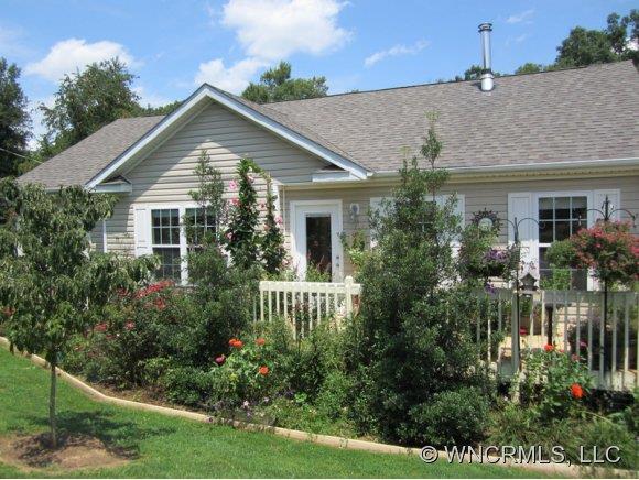 21 Bailey Road Candler NC 28715