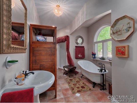 38 Old Lime Kiln Road Arden NC 28704