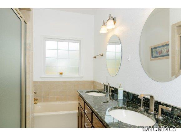 5 Harbeck Drive Weaverville NC 28787