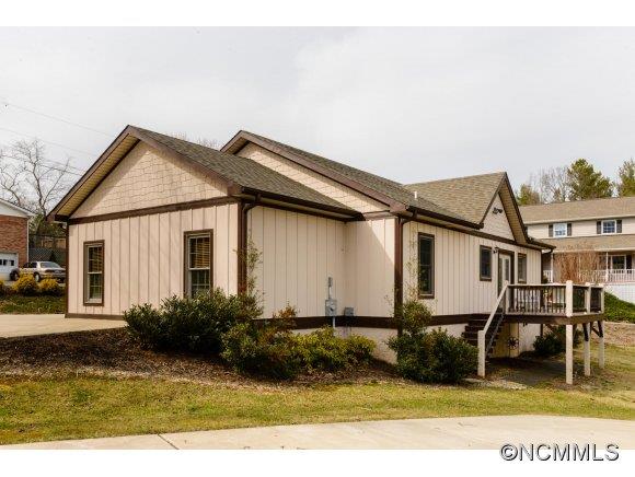 5 Harbeck Drive Weaverville NC 28787