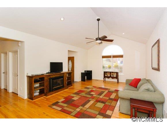 5 Harbeck Drive Weaverville NC 28787