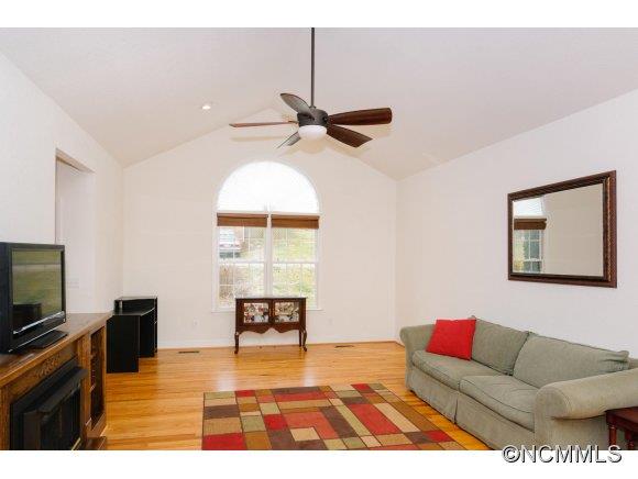 5 Harbeck Drive Weaverville NC 28787