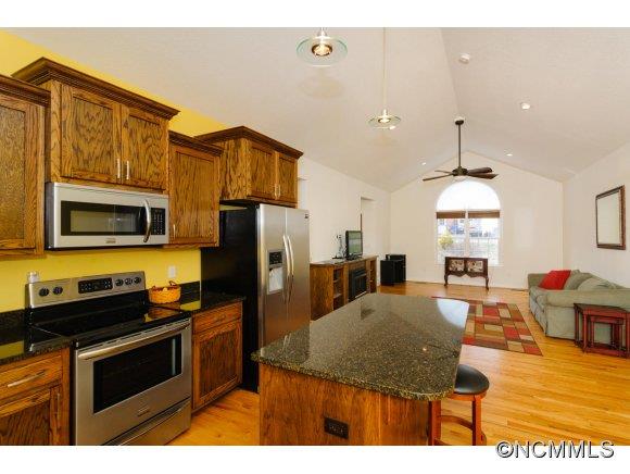 5 Harbeck Drive Weaverville NC 28787