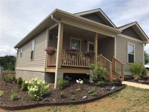 22 Yarrow Meadow Road Weaverville NC 28787