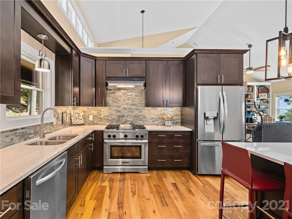 93 Robinhood Road Asheville NC 28804