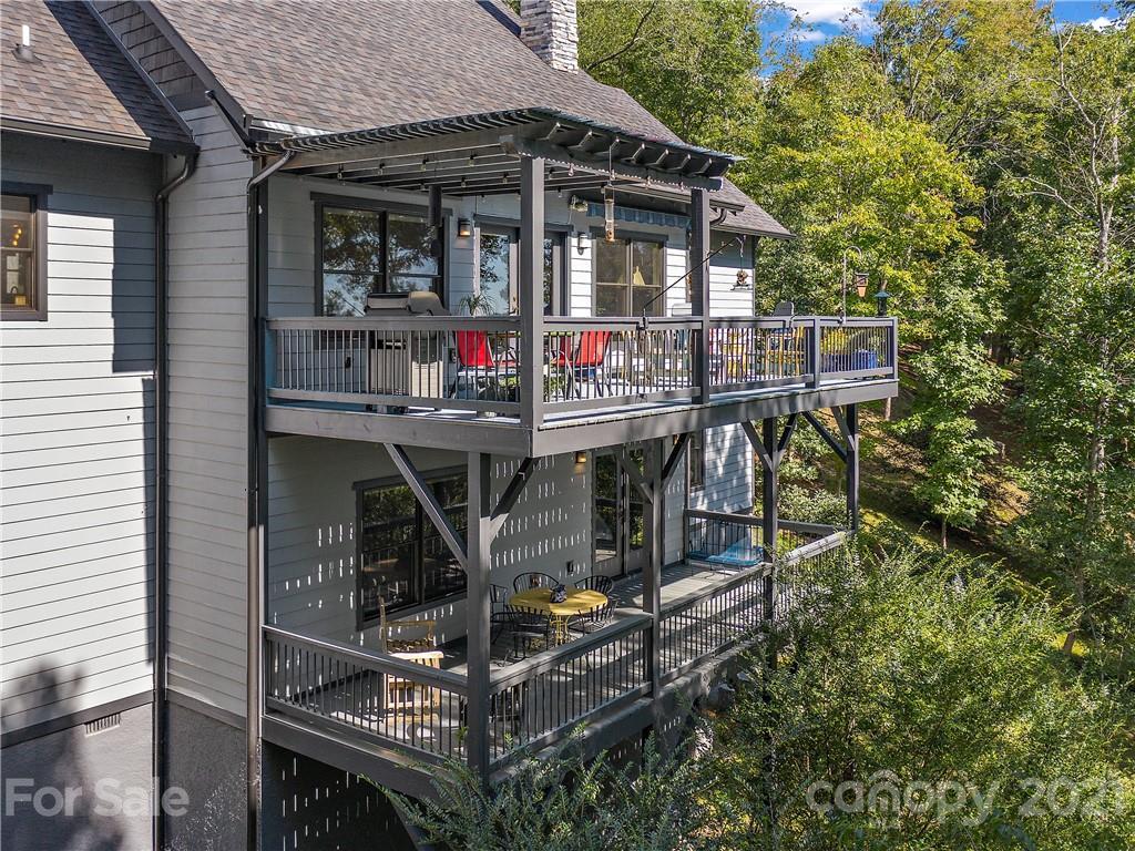 93 Robinhood Road Asheville NC 28804