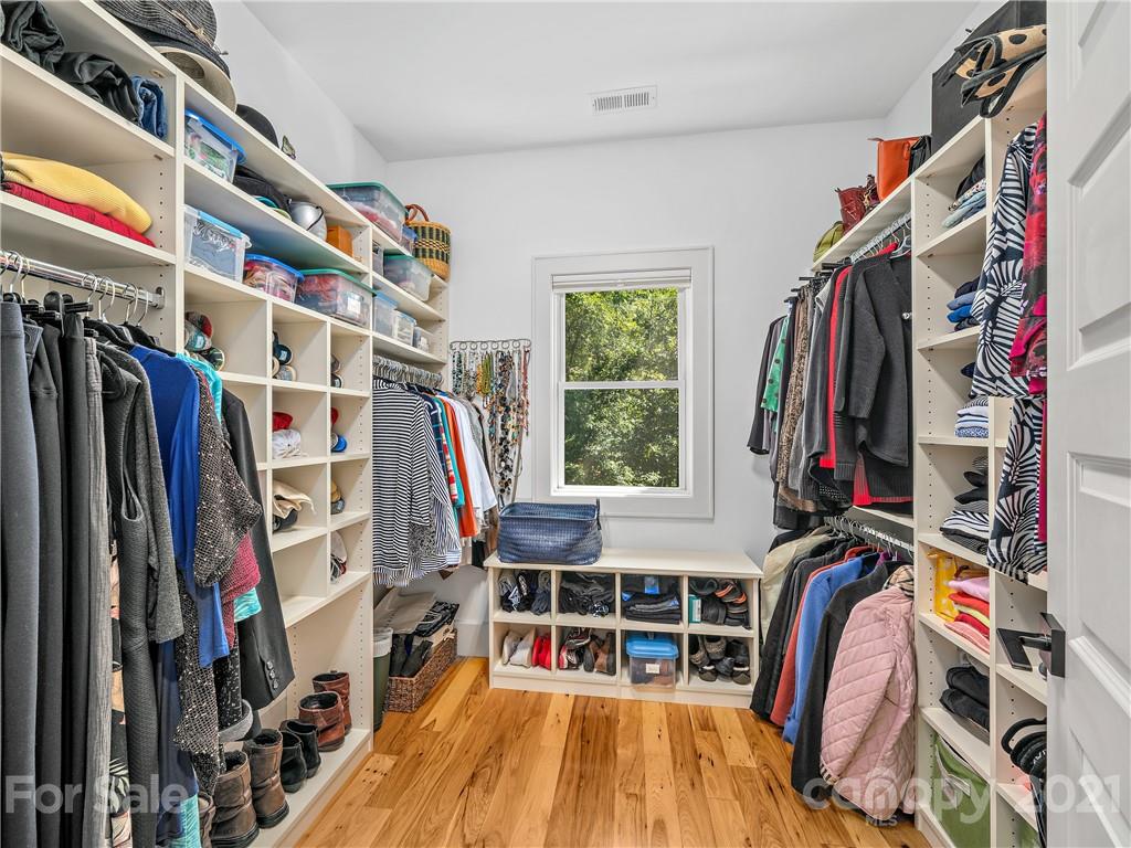 93 Robinhood Road Asheville NC 28804