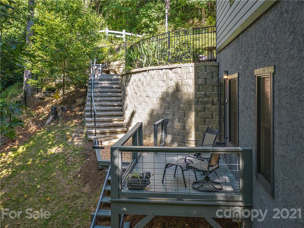 93 Robinhood Road Asheville NC 28804