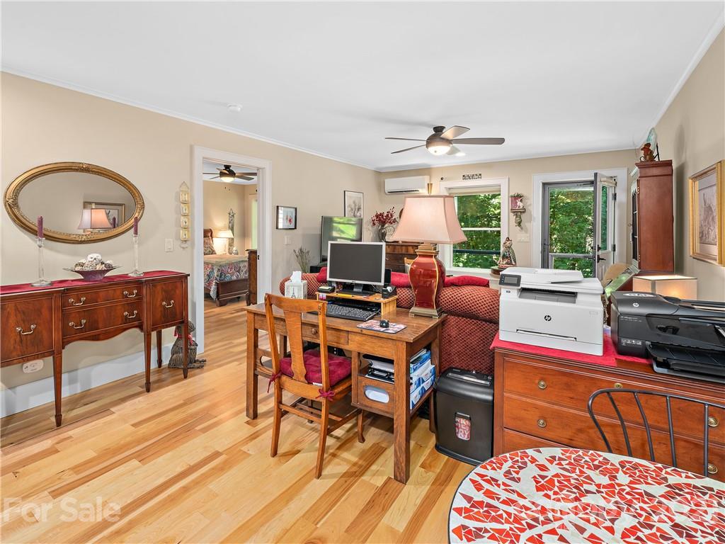 93 Robinhood Road Asheville NC 28804