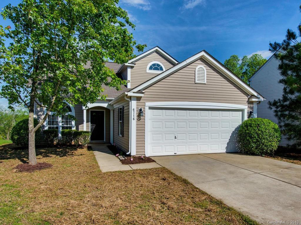 6716 Burning Oak Lane Charlotte NC 28216