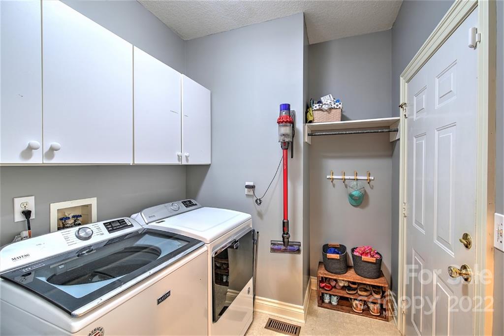 107 Windgate Place Asheville NC 28805