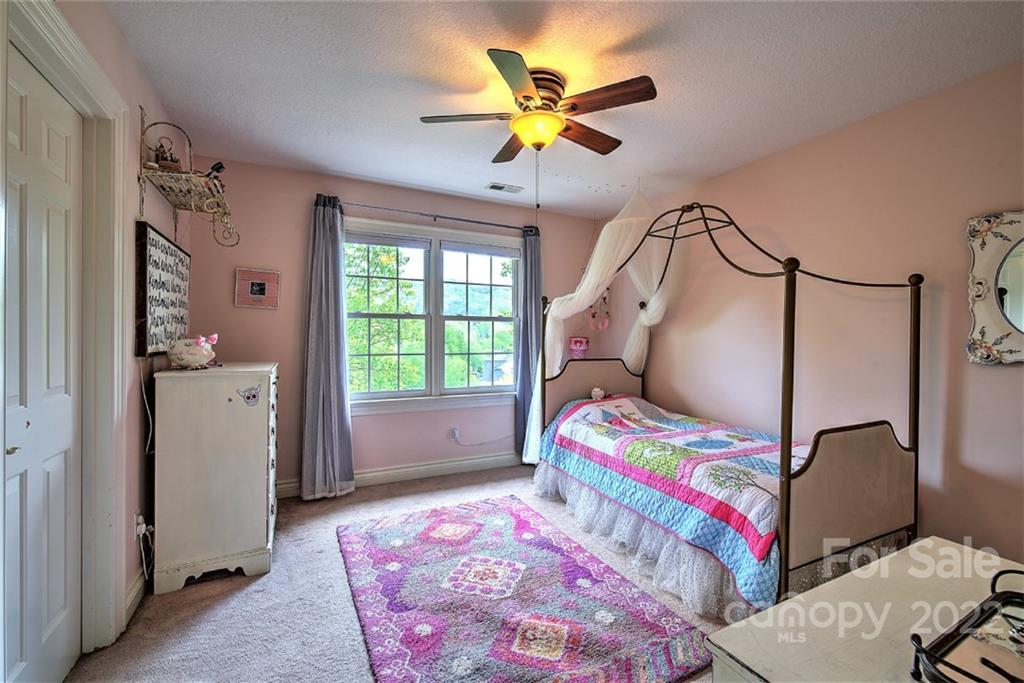 107 Windgate Place Asheville NC 28805
