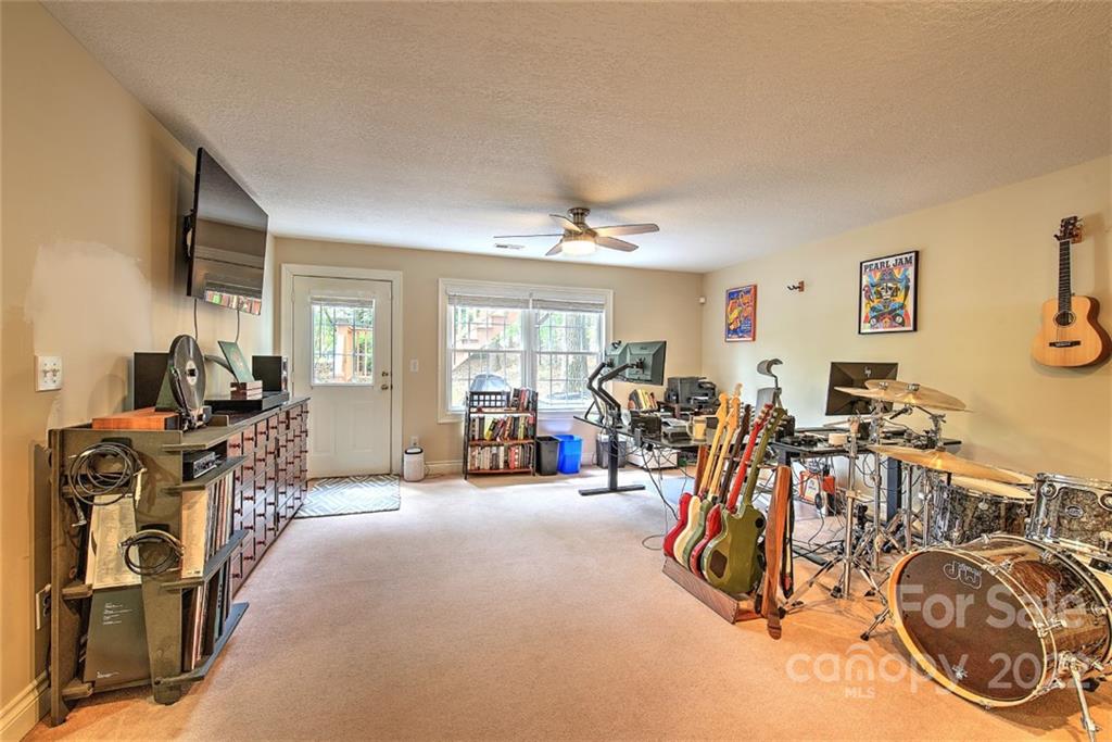 107 Windgate Place Asheville NC 28805