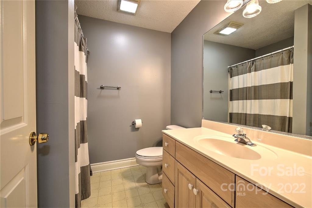 107 Windgate Place Asheville NC 28805