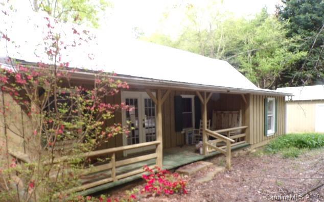 25 Hanging Rock Road Saluda NC 28773