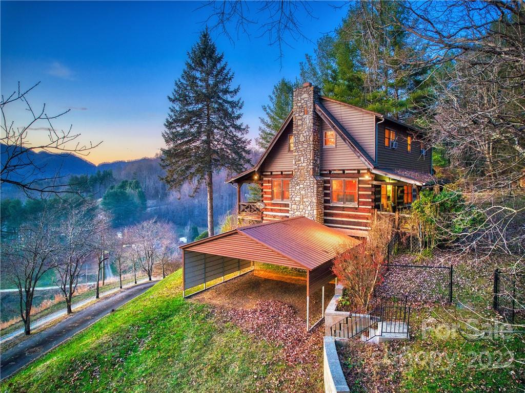 128 Winding Way Canton NC 28716
