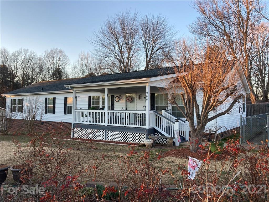 1944 Nelson Gates Street Hickory NC 28601