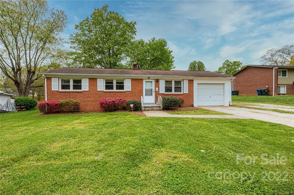 125 21st Avenue NE Hickory NC 28601