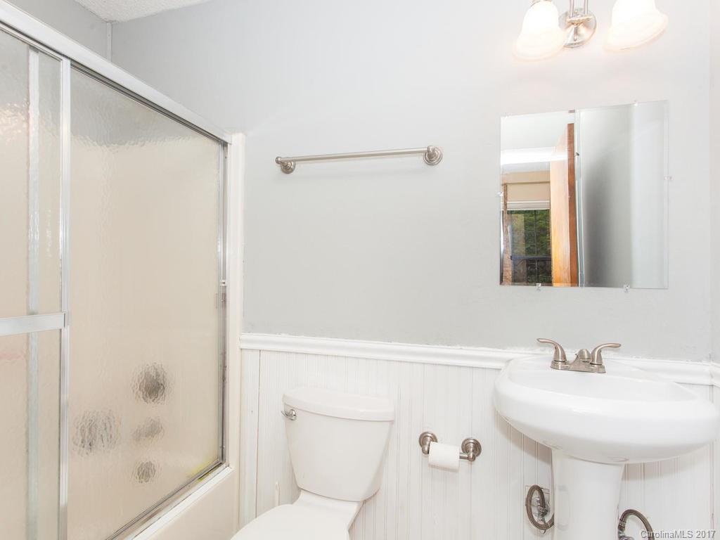 99 Apgar Road Candler NC 28715