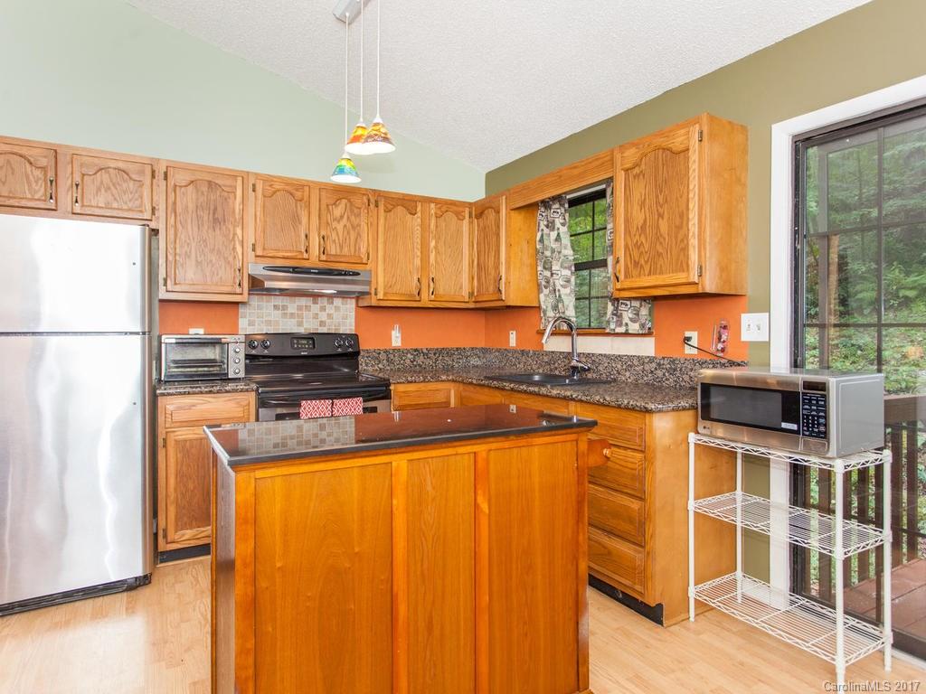 99 Apgar Road Candler NC 28715