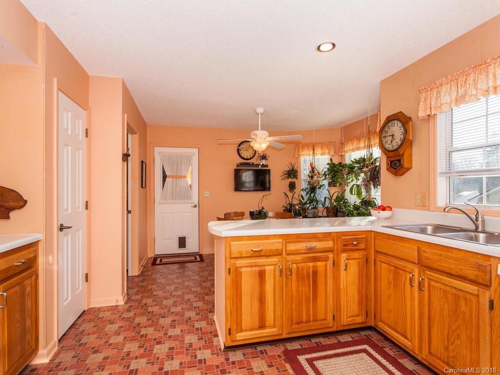 21 St. Andrews Drive Etowah NC 28729