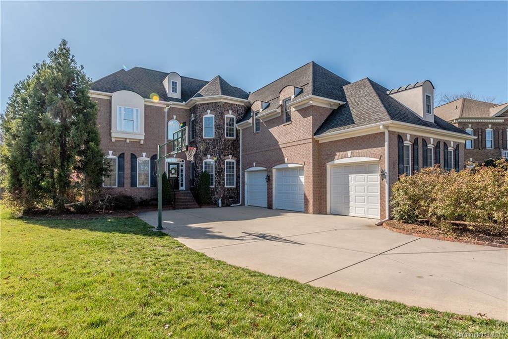 4237 Barons Court Harrisburg NC 28075