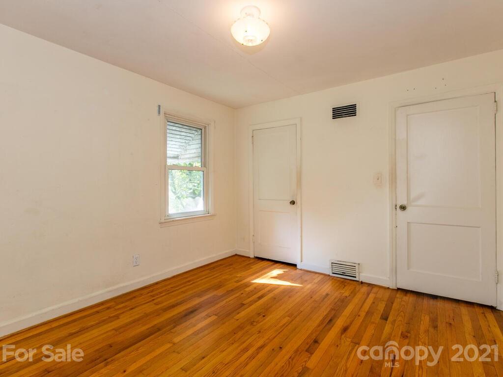 26 Inglewood Avenue Asheville NC 28806
