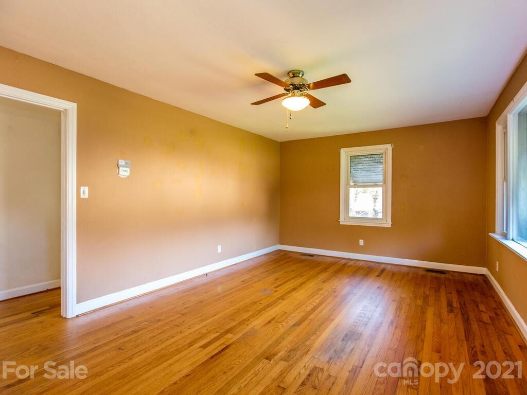 26 Inglewood Avenue Asheville NC 28806