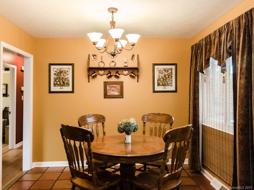 419 Rowland Road Swannanoa NC 28778