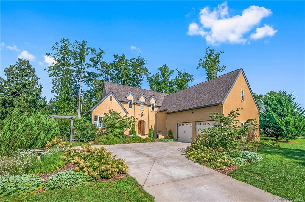 99 Hollymoorside Drive Columbus NC 28722