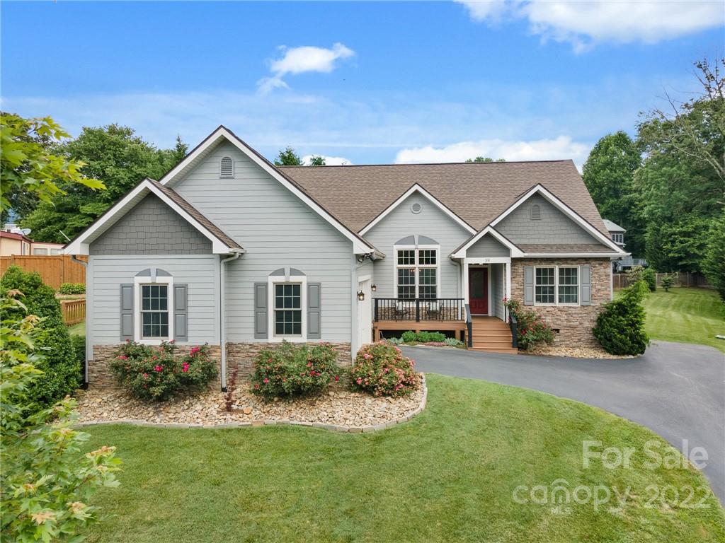 39 Amaretto Drive Candler NC 28715