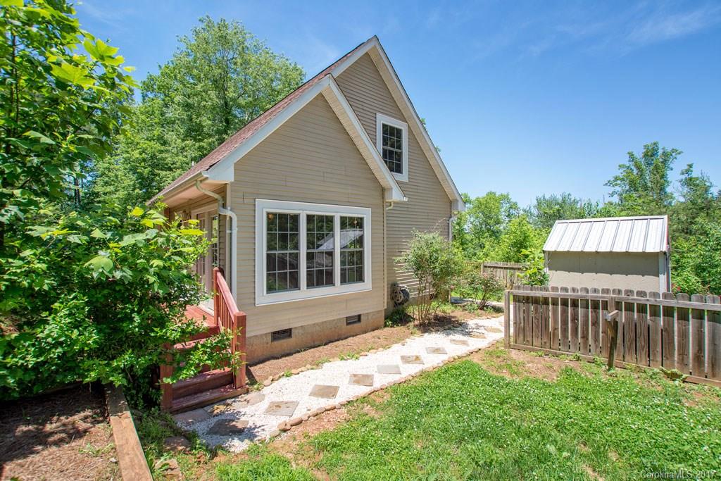 124 Sleepy Forest Drive Leicester NC 28748