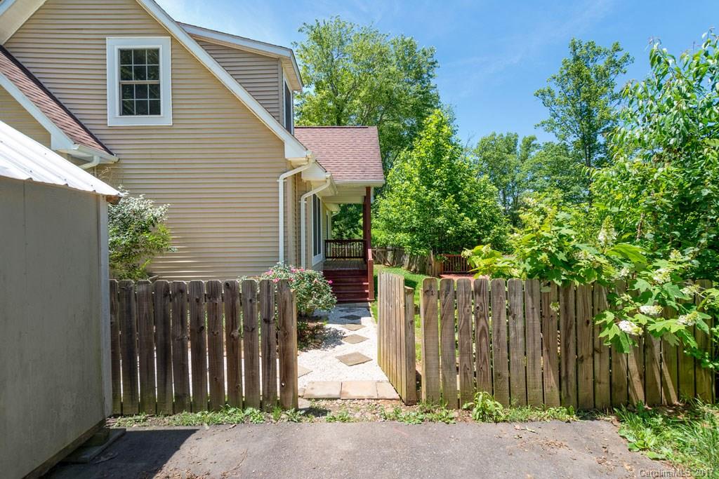 124 Sleepy Forest Drive Leicester NC 28748