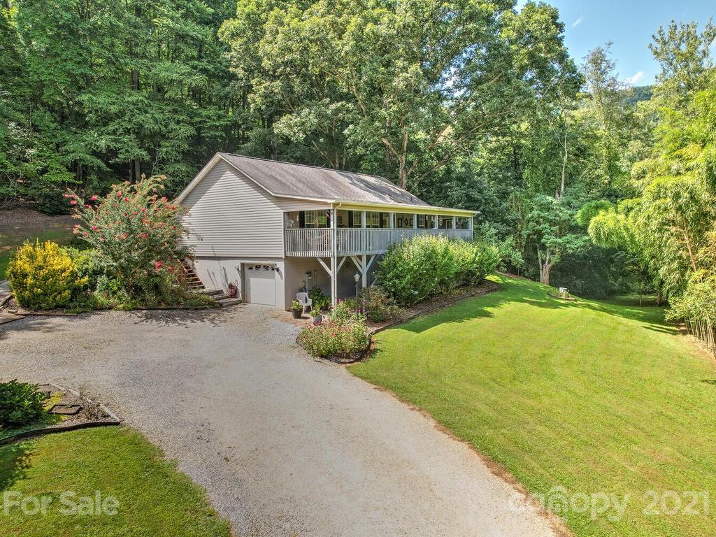 10 Wapiti Court Candler NC 28715
