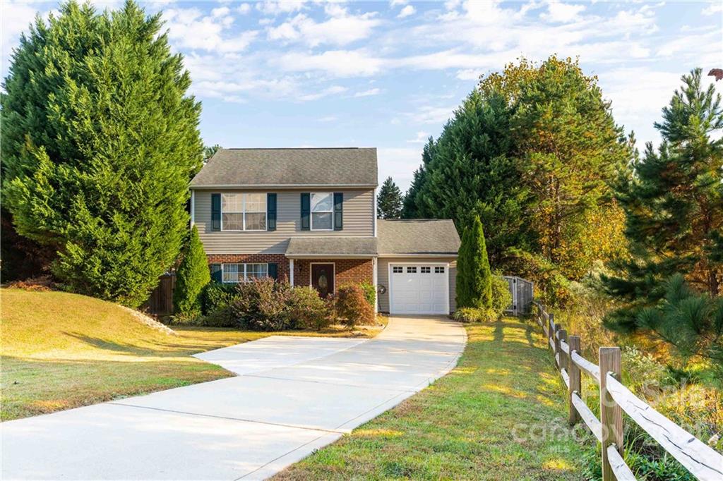2025 Robanna Court Charlotte NC 28214