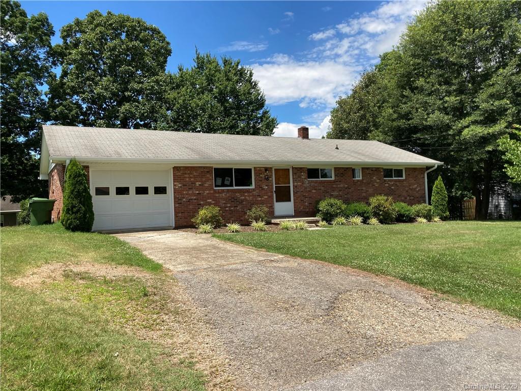 16 Sandhurst Drive Asheville NC 28806