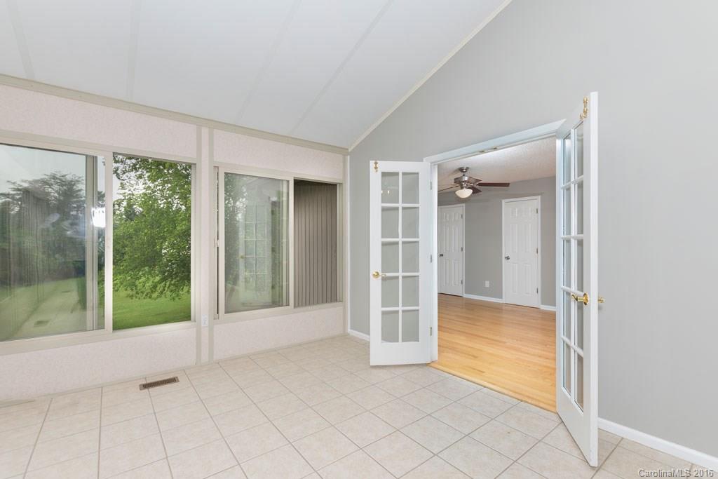 17 Country Spring Drive Asheville NC 28804