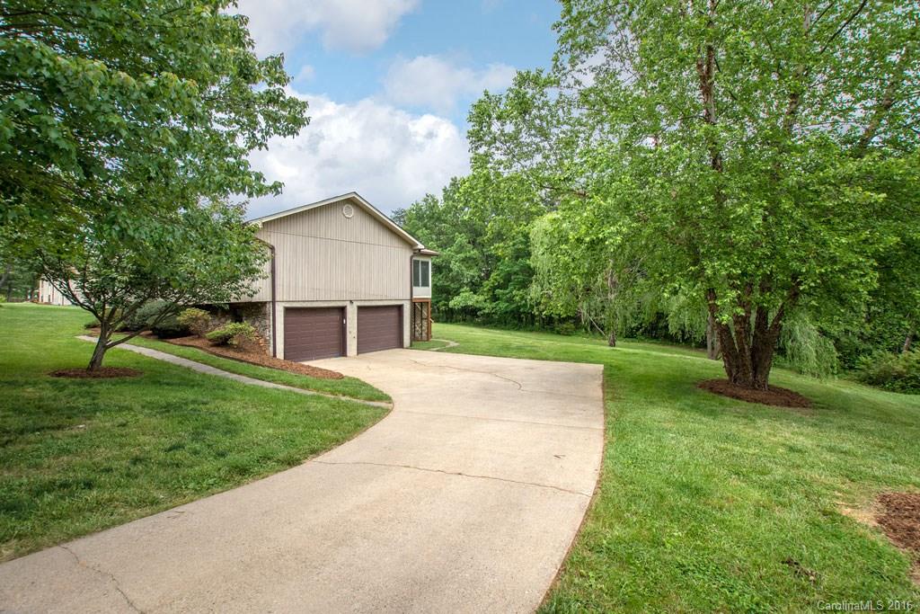 17 Country Spring Drive Asheville NC 28804