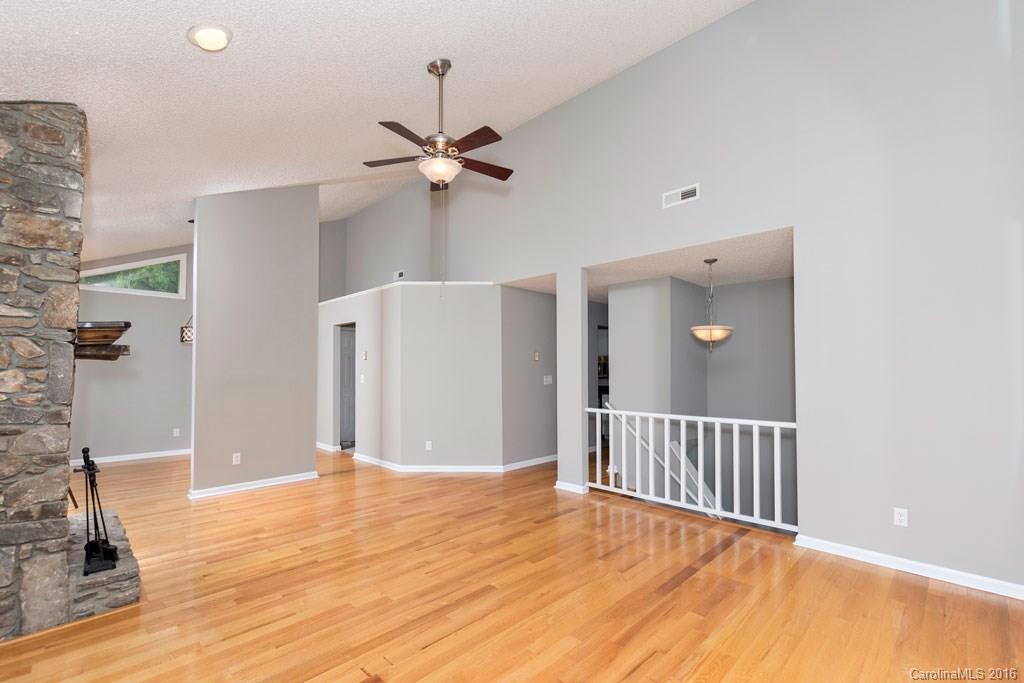 17 Country Spring Drive Asheville NC 28804