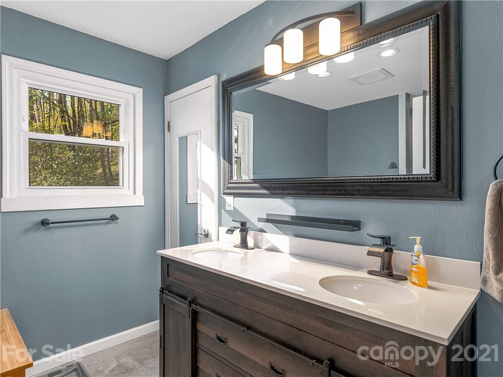 1465 Lentini Drive Waynesville NC 28785