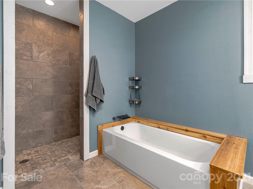 1465 Lentini Drive Waynesville NC 28785