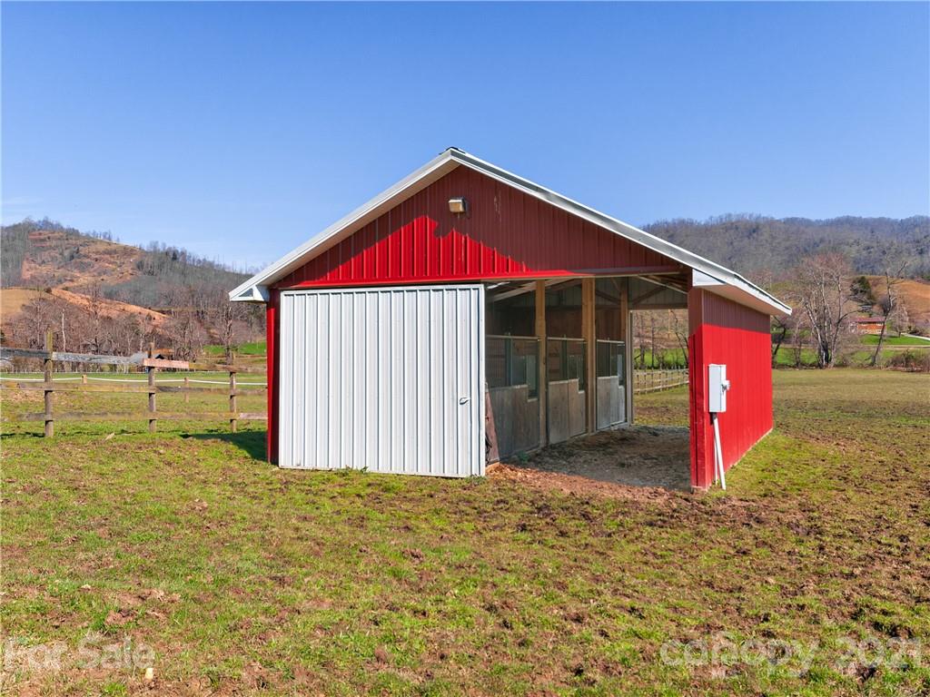 15 Sandy Bottoms Drive Clyde NC 28721