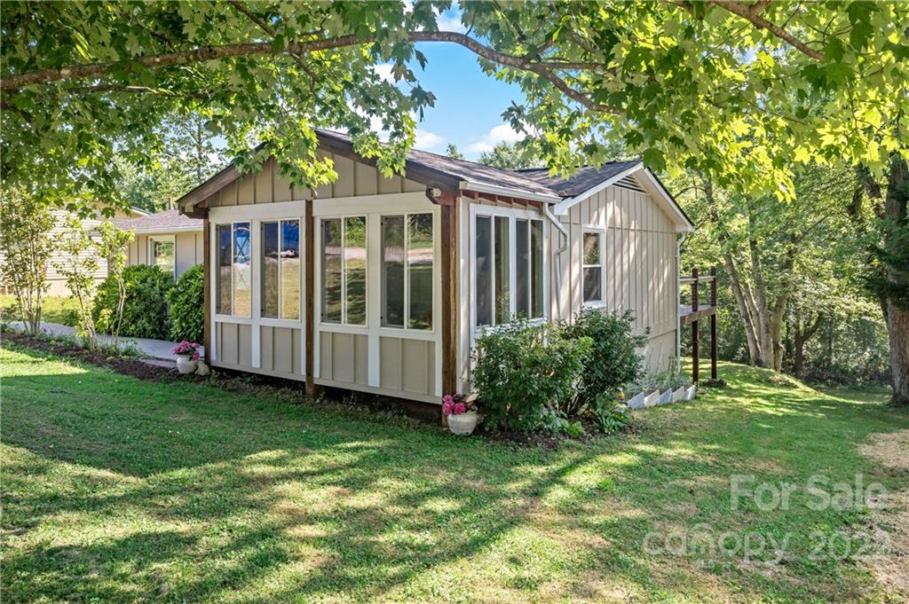 27 Jumping Branch Lane Brevard NC 28712